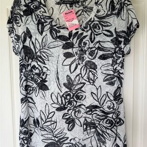 Chaus Sport Women's Black & White Floral V-Neck Tee